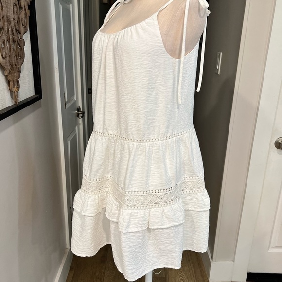 SUGARLIPS white tied spaghetti straps summer dress with ruffle and lace - Picture 5 of 15
